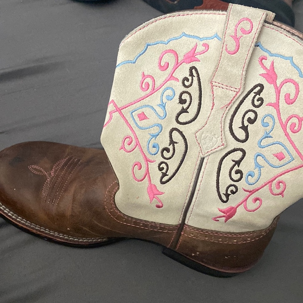 Ariat boots size 9
